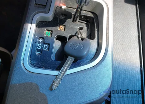 2016 Toyota Sequoia Platinum 5.7L V8 z USA, uszkodzony, nr VIN 5TDDW5G16GS141092